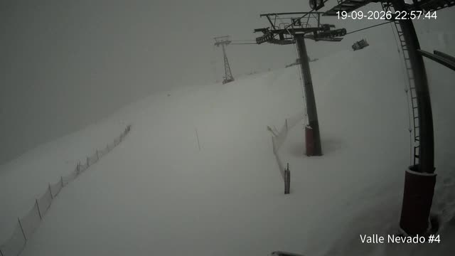 Valle Nevado Gondola snow cam captured at 19 September 2026 at 11:58 pm GMT-3