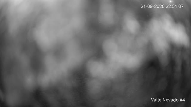 Valle Nevado Gondola snow cam captured at 21 September 2026 at 11:51 pm GMT-3