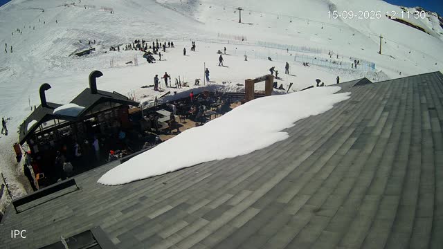 Valle Nevado Bajo Zero snow cam captured at 15 September 2026 at 1:11 pm GMT-3