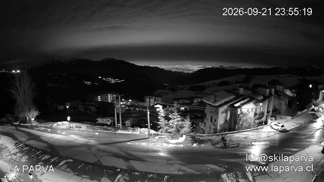 La Parva Commercial Area snow cam captured at 21 September 2026 at 11:55 pm GMT-3