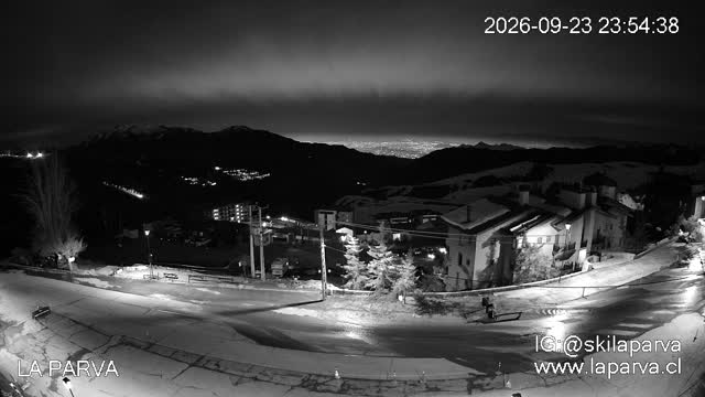 La Parva Commercial Area snow cam captured at 23 September 2026 at 11:54 pm GMT-3