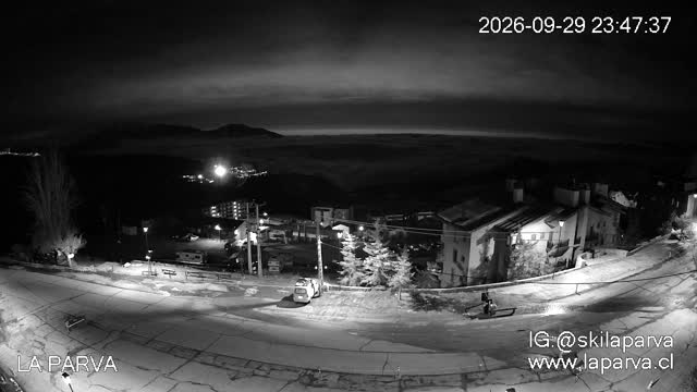 La Parva Commercial Area snow cam captured at 29 September 2026 at 11:47 pm GMT-3