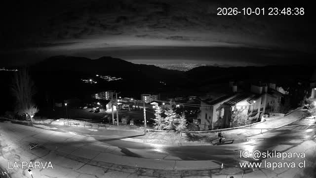 La Parva Commercial Area snow cam captured at 1 October 2026 at 11:48 pm GMT-3