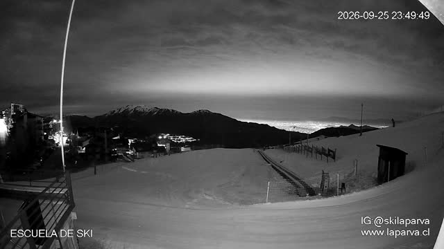La Parva Ski School snow cam captured at 25 September 2026 at 11:50 pm GMT-3
