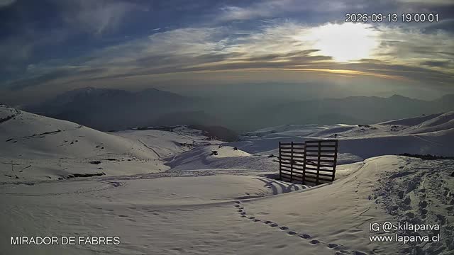 La Parva Fabres Lookout snow cam captured at 13 September 2026 at 11:52 pm GMT-3