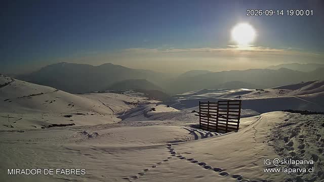 La Parva Fabres Lookout snow cam captured at 14 September 2026 at 11:52 pm GMT-3
