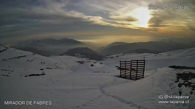 La Parva Fabres Lookout snow cam captured at 17 September 2026 at 11:50 pm GMT-3