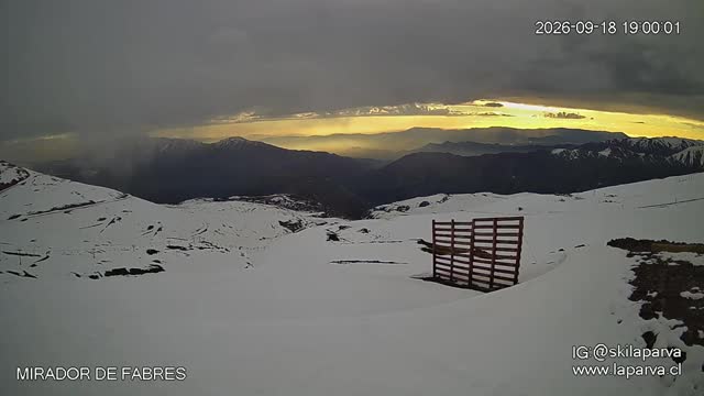 La Parva Fabres Lookout snow cam captured at 18 September 2026 at 11:40 pm GMT-3