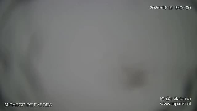 La Parva Fabres Lookout snow cam captured at 19 September 2026 at 10:26 pm GMT-3