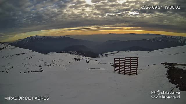 La Parva Fabres Lookout snow cam captured at 21 September 2026 at 11:55 pm GMT-3