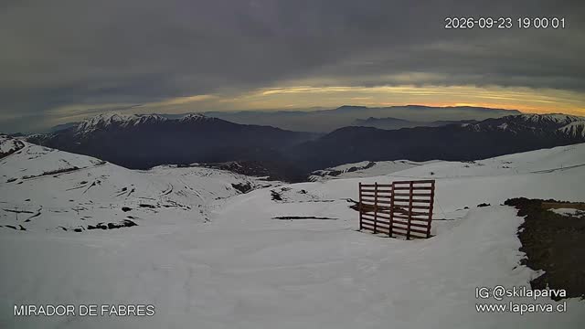 La Parva Fabres Lookout snow cam captured at 23 September 2026 at 11:54 pm GMT-3