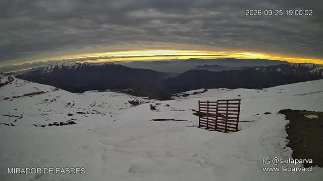 La Parva Fabres Lookout snow cam captured at 25 September 2026 at 11:51 pm GMT-3