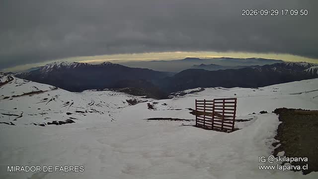La Parva Fabres Lookout snow cam captured at 29 September 2026 at 11:47 pm GMT-3