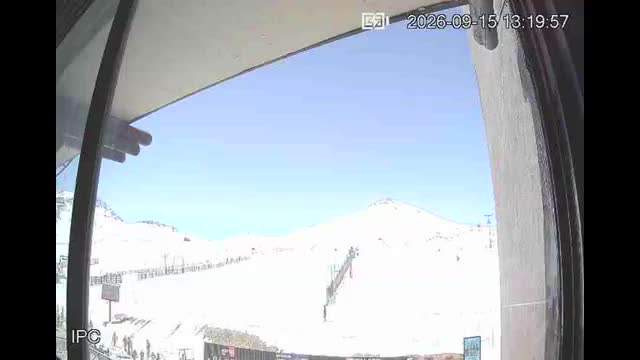 El Colorado Parador Slope snow cam captured at 15 September 2026 at 2:20 pm GMT-3