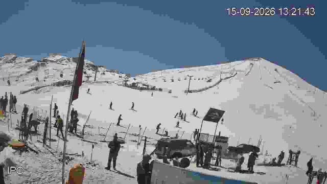 El Colorado Summit Lookout snow cam captured at 15 September 2026 at 2:21 pm GMT-3