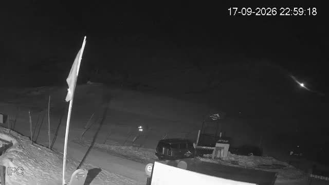 El Colorado Summit Lookout snow cam captured at 17 September 2026 at 11:59 pm GMT-3