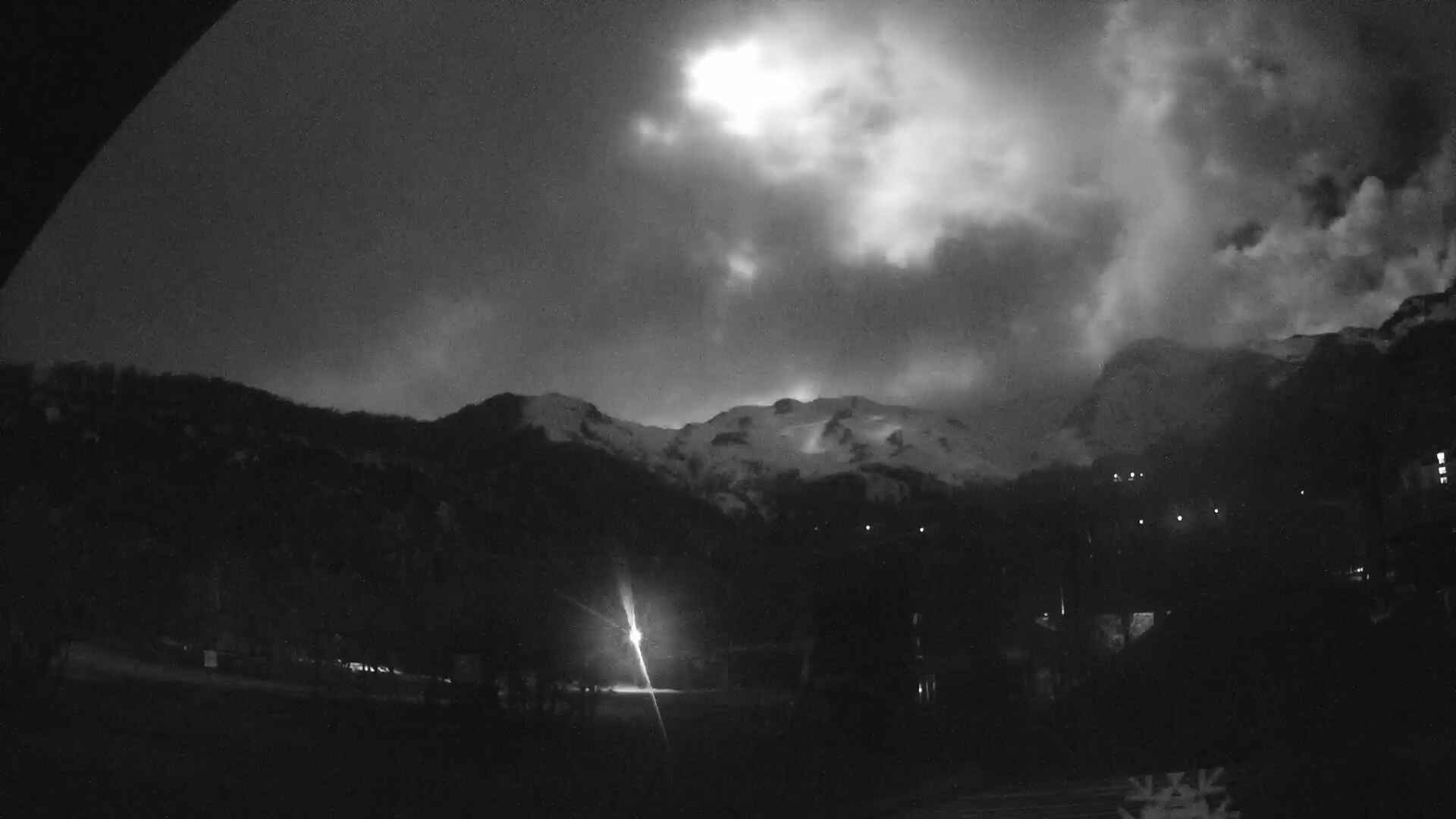 Nevados de Chillán Plaza Tata snow cam captured at 26 September 2026 at 11:52 pm GMT-3
