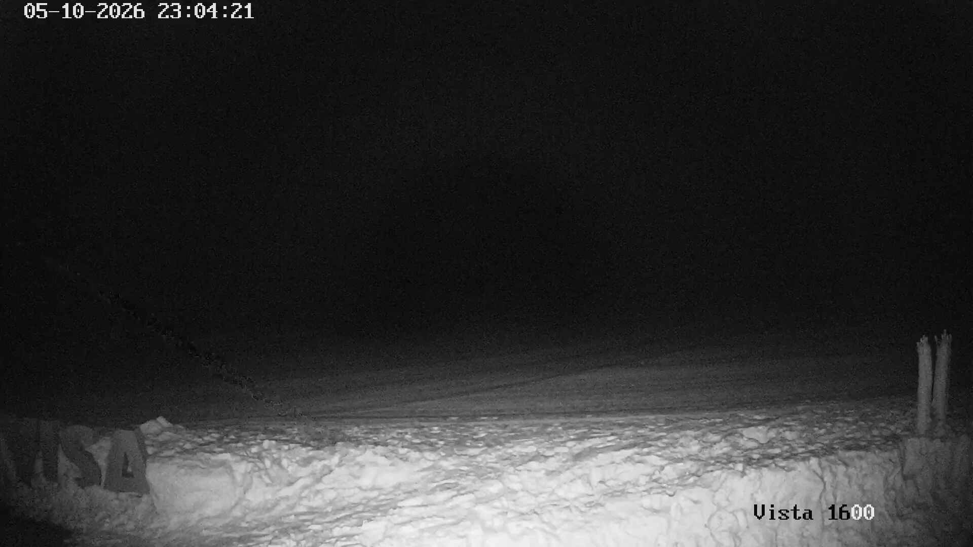 Corralco View at 1600 m snow cam captured at 5 October 2026 at 11:05 pm GMT-3