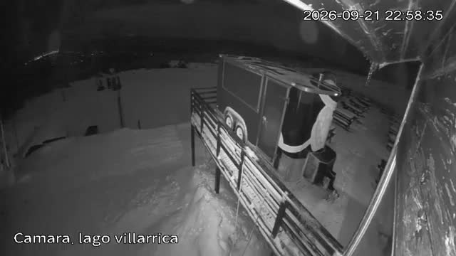 Pillán Pillán Lake Lookout snow cam captured at 21 September 2026 at 11:58 pm GMT-3