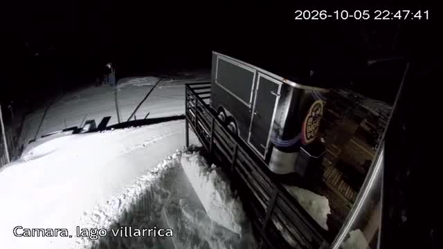 Pillán Pillán Lake Lookout snow cam captured at 5 October 2026 at 11:47 pm GMT-3