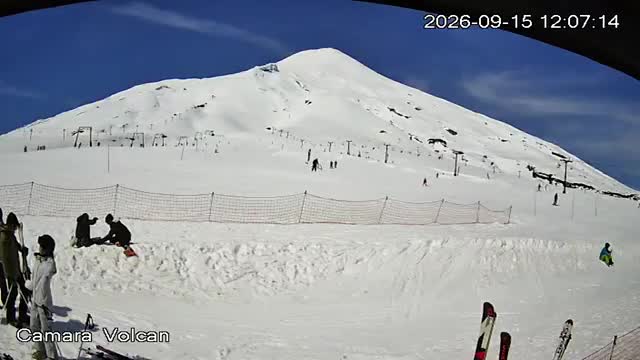 Pillán Pillán Volcano Lookout snow cam captured at 15 September 2026 at 1:07 pm GMT-3