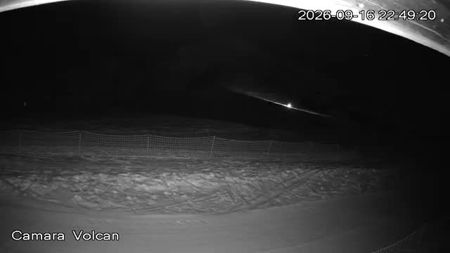 Pillán Pillán Volcano Lookout snow cam captured at 16 September 2026 at 11:49 pm GMT-3