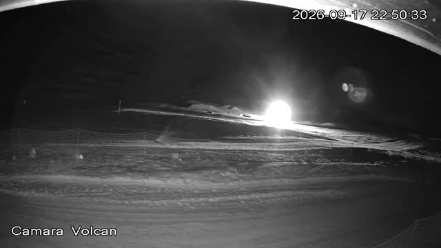 Pillán Pillán Volcano Lookout snow cam captured at 17 September 2026 at 11:50 pm GMT-3