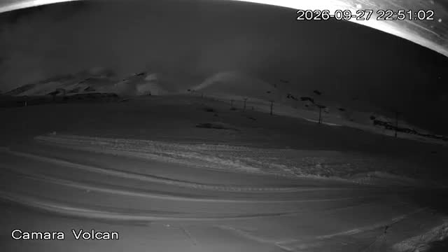 Pillán Pillán Volcano Lookout snow cam captured at 27 September 2026 at 11:51 pm GMT-3