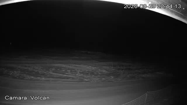 Pillán Pillán Volcano Lookout snow cam captured at 29 September 2026 at 11:44 pm GMT-3