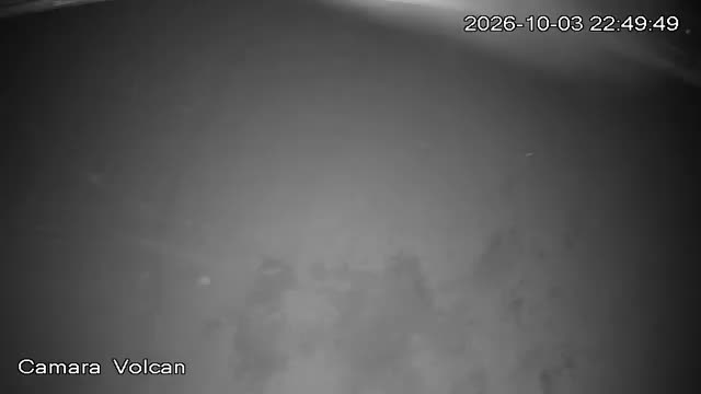 Pillán Pillán Volcano Lookout snow cam captured at 3 October 2026 at 11:50 pm GMT-3