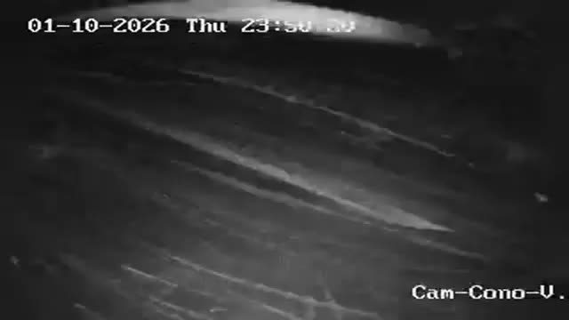 Volcán Osorno Volcano Cone snow cam captured at 1 October 2026 at 11:50 pm GMT-3