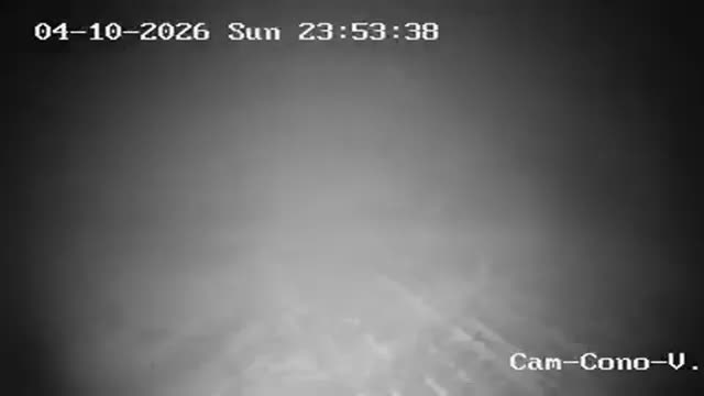 Volcán Osorno Volcano Cone snow cam captured at 4 October 2026 at 11:53 pm GMT-3