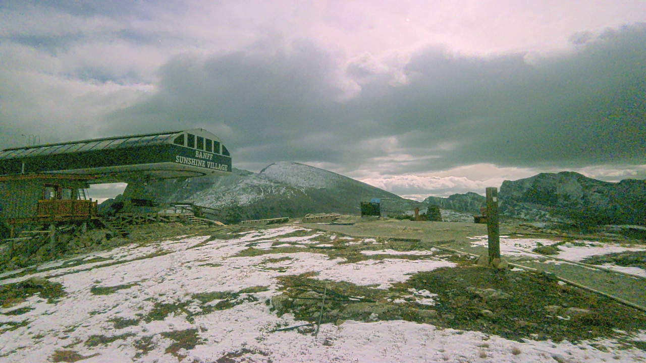 Banff Sunshine Standish Express Unload snow cam captured at 28 September 2026 at 11:50 pm GMT-6