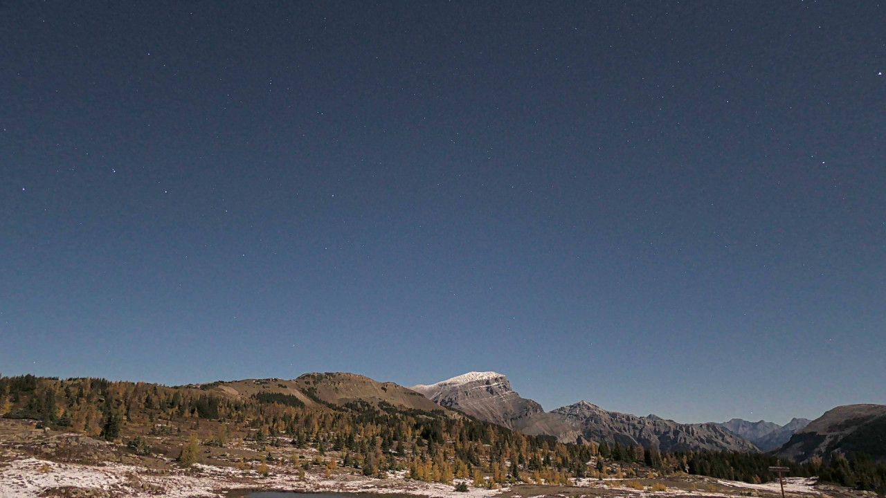 Banff Sunshine Aurora snow cam captured at 27 September 2026 at 11:50 pm GMT-6