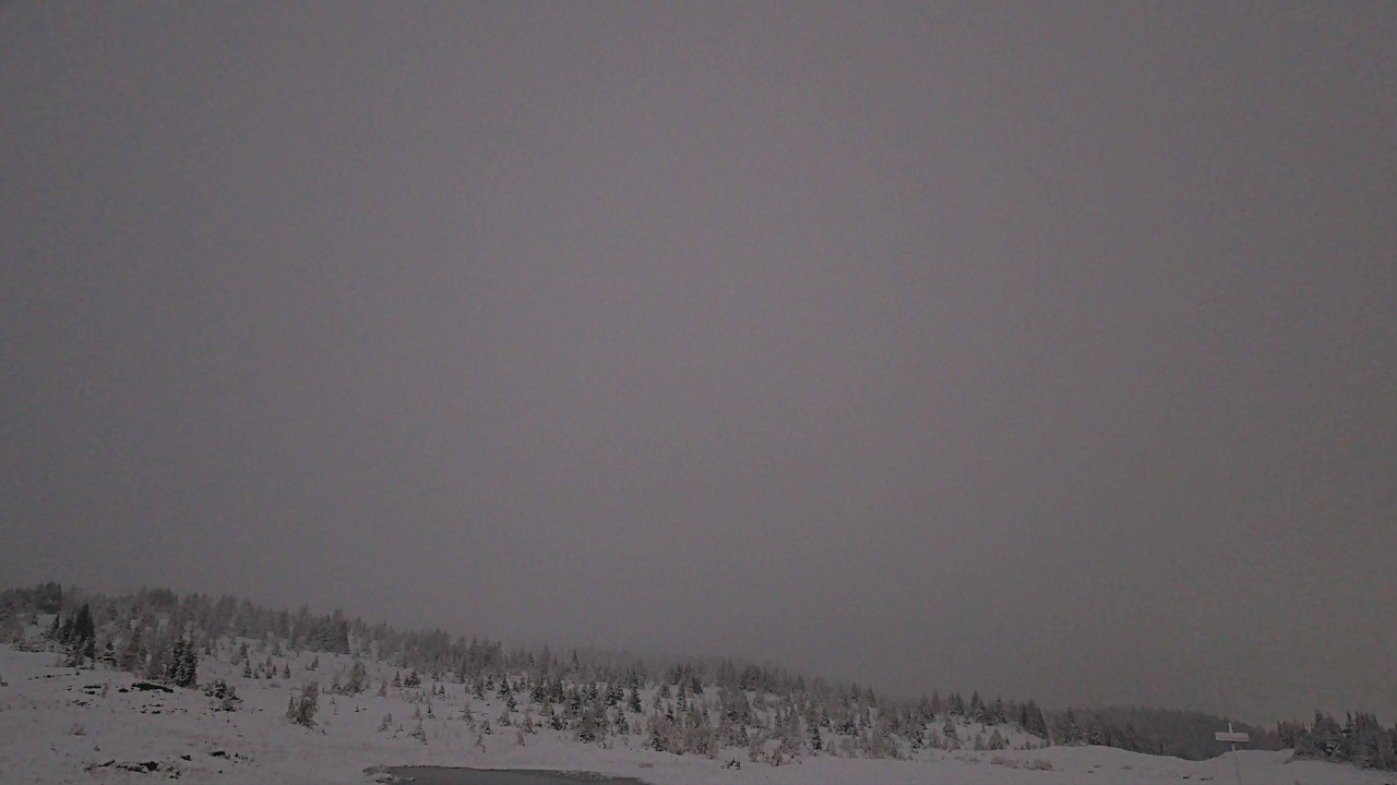 Banff Sunshine Aurora snow cam captured at 29 September 2026 at 11:38 pm GMT-6