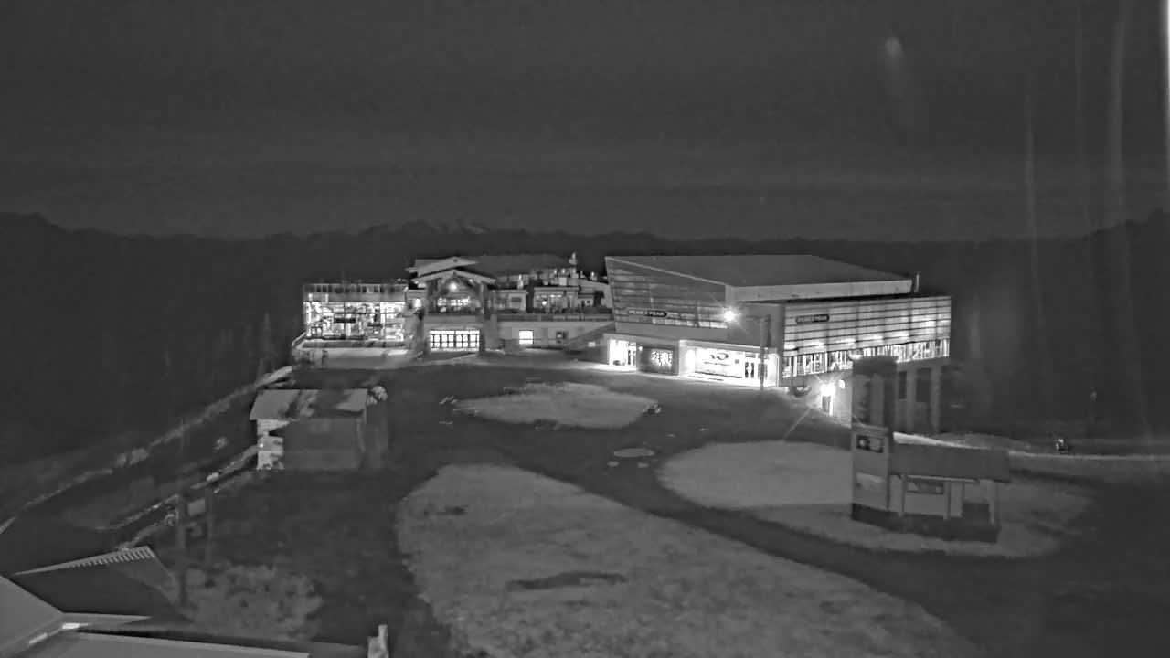Whistler Blackcomb Roundhouse Lodge - Whistler Mountain snow cam captured at 30 September 2026 at 11:49 pm GMT-7