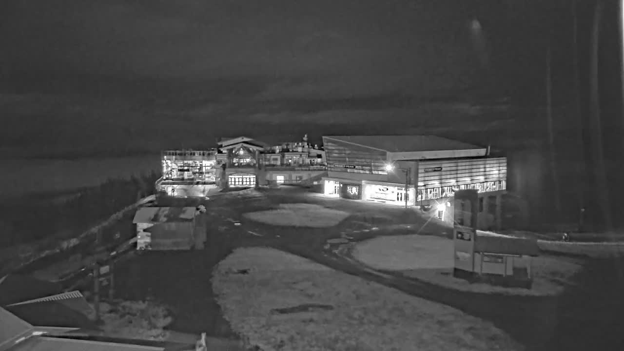 Whistler Blackcomb Roundhouse Lodge - Whistler Mountain snow cam captured at 1 October 2026 at 11:50 pm GMT-7