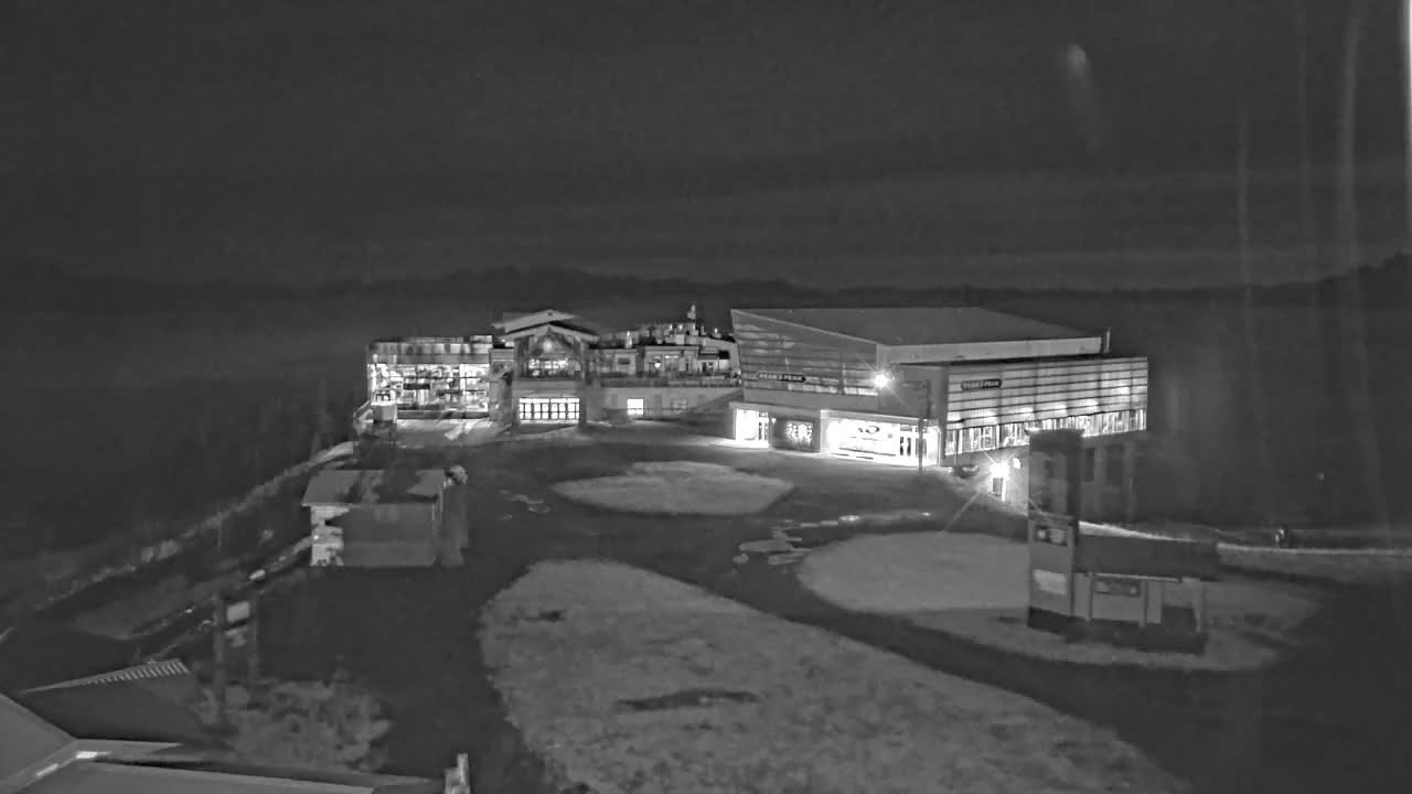 Whistler Blackcomb Roundhouse Lodge - Whistler Mountain snow cam captured at 2 October 2026 at 11:49 pm GMT-7
