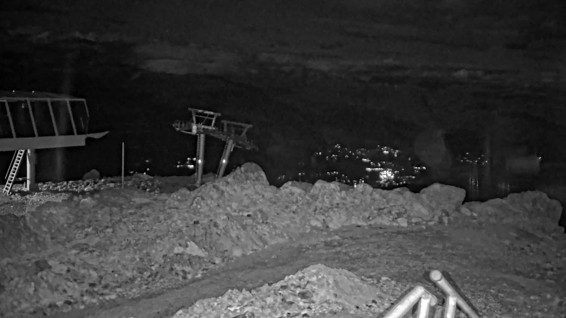 Whistler Blackcomb Whistler Peak snow cam captured at 21 September 2026 at 11:57 pm GMT-7
