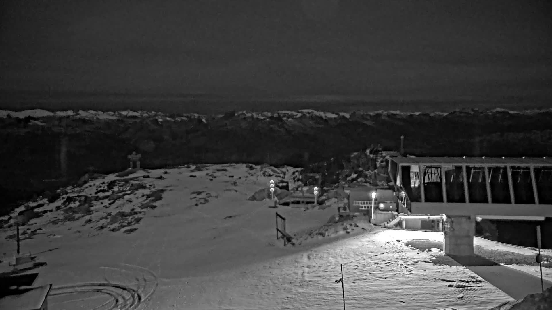 Whistler Blackcomb Whistler Peak snow cam captured at 27 September 2026 at 11:49 pm GMT-7