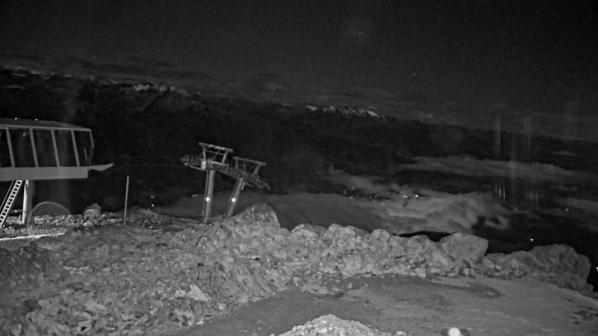 Whistler Blackcomb Whistler Peak snow cam captured at 29 September 2026 at 11:45 pm GMT-7