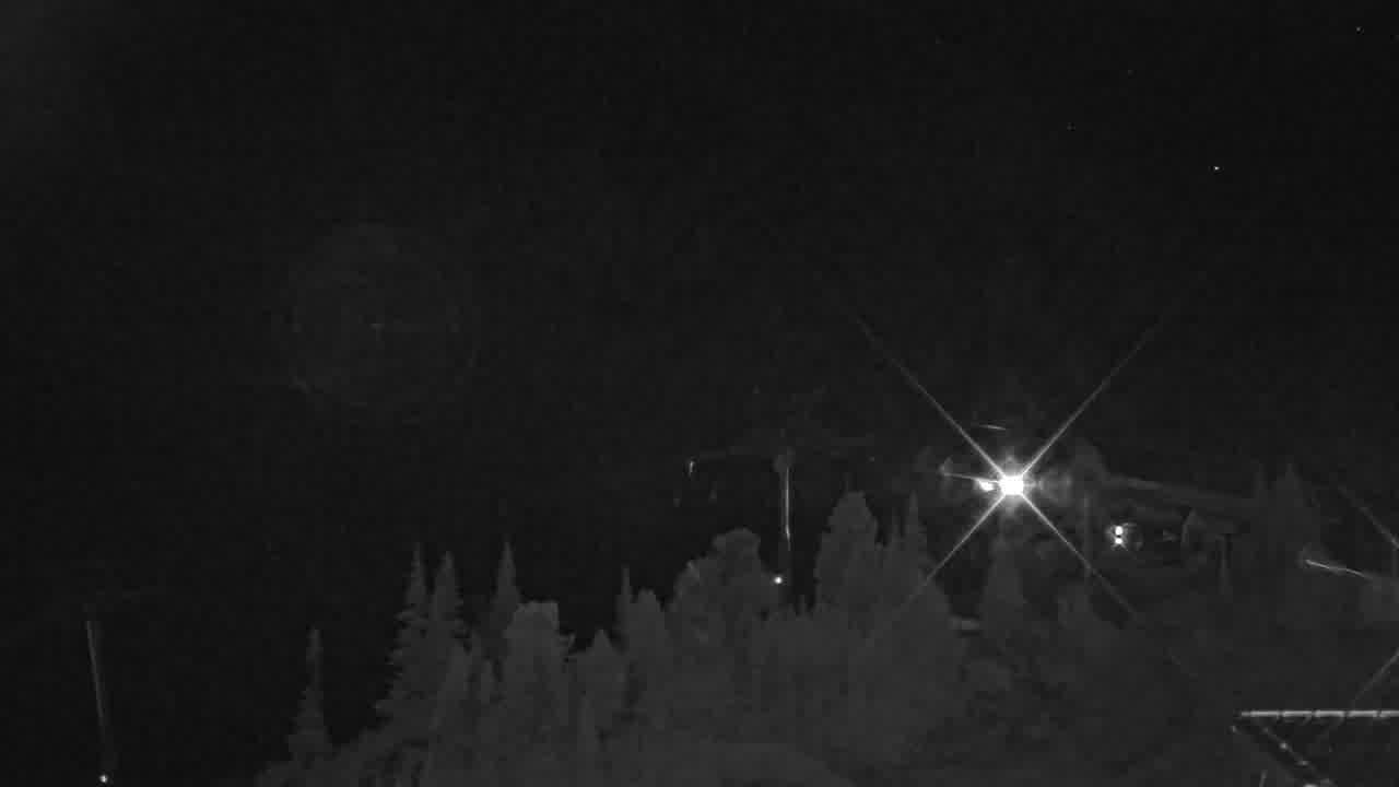 Whistler Blackcomb Rendezvous Lodge - Blackcomb Mountain snow cam captured at 19 September 2026 at 11:49 pm GMT-7