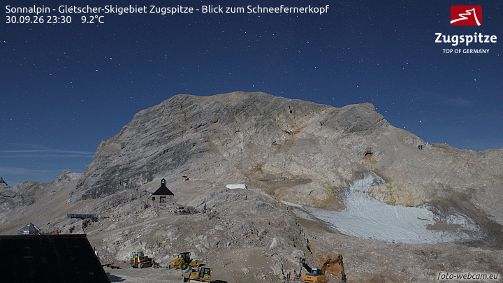 Zugspitze Sonnalpin Glacier snow cam captured at 30 September 2026 at 11:32 pm GMT+2