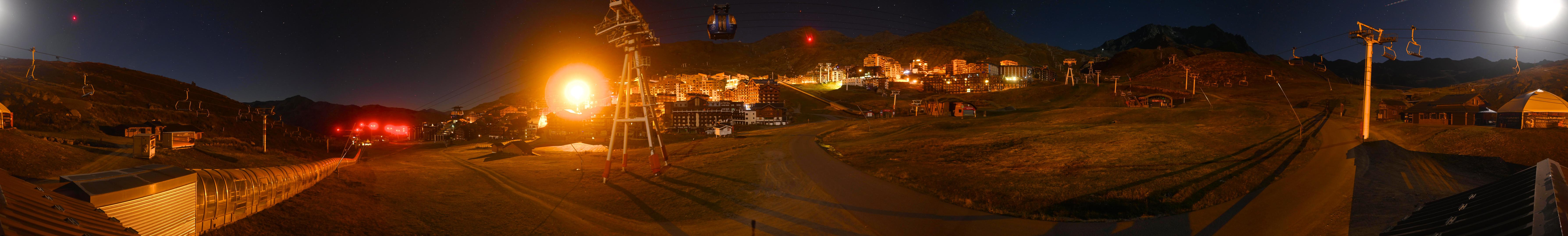 Val Thorens Rond Point des Pistes snow cam captured at 22 September 2026 at 11:50 pm GMT+2