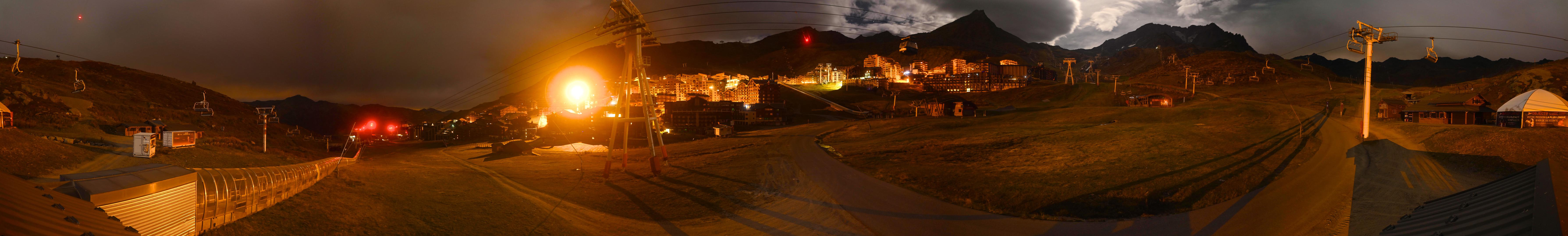 Val Thorens Rond Point des Pistes snow cam captured at 29 September 2026 at 11:46 pm GMT+2