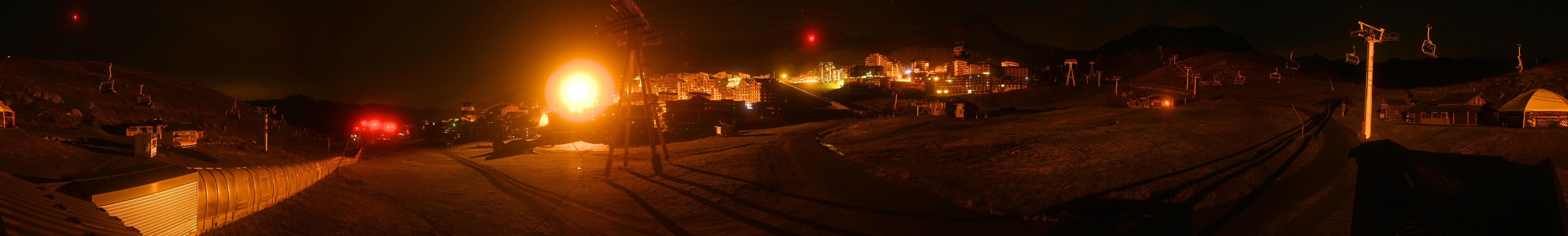 Val Thorens Rond Point des Pistes snow cam captured at 4 October 2026 at 11:52 pm GMT+2
