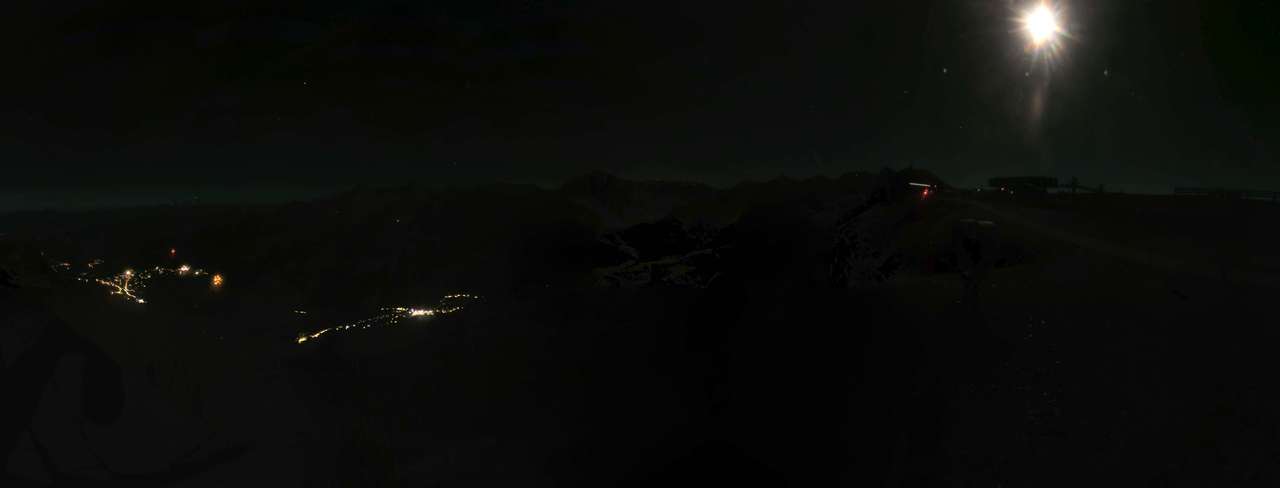 Méribel Tougnète Summit - 2,434 m snow cam captured at 23 September 2026 at 11:52 pm GMT+2