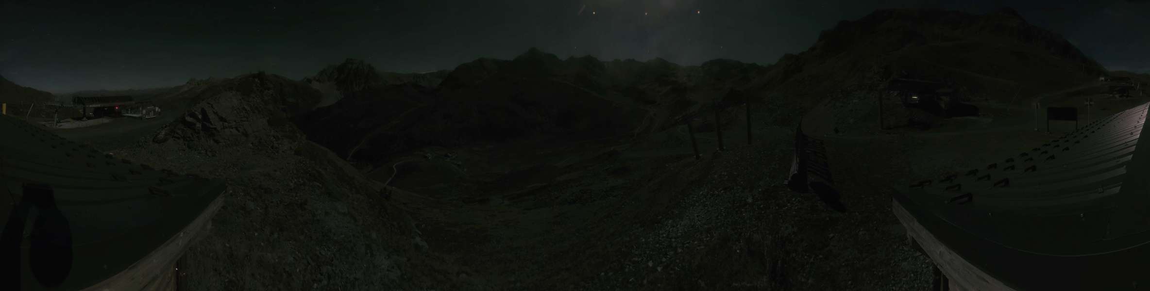 Méribel Bouquetin - 2,426 m snow cam captured at 25 September 2026 at 11:54 pm GMT+2
