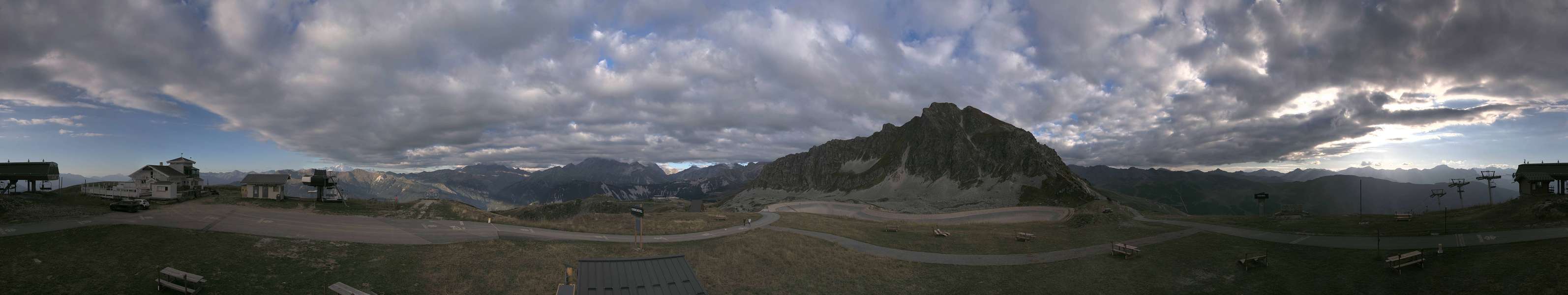 Méribel Col de la Loze - 2,304 m snow cam captured at 15 September 2026 at 6:42 pm GMT+2