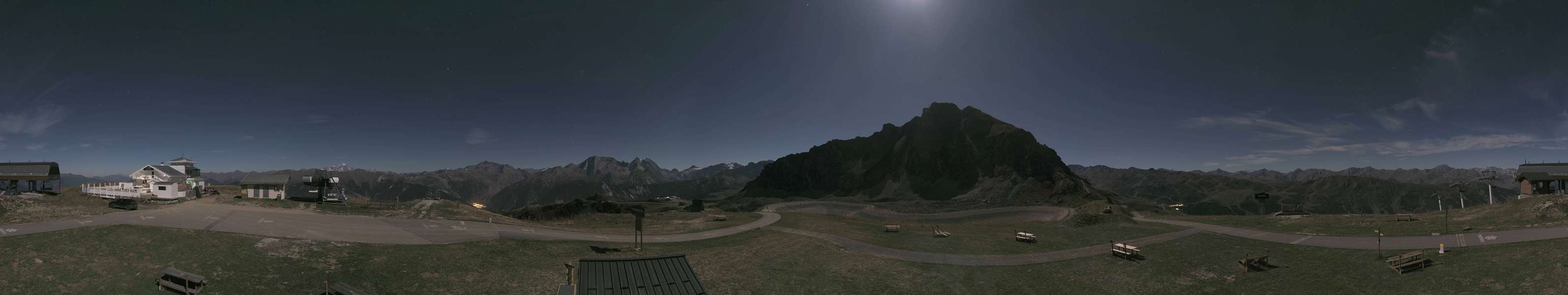 Méribel Col de la Loze - 2,304 m snow cam captured at 25 September 2026 at 11:43 pm GMT+2